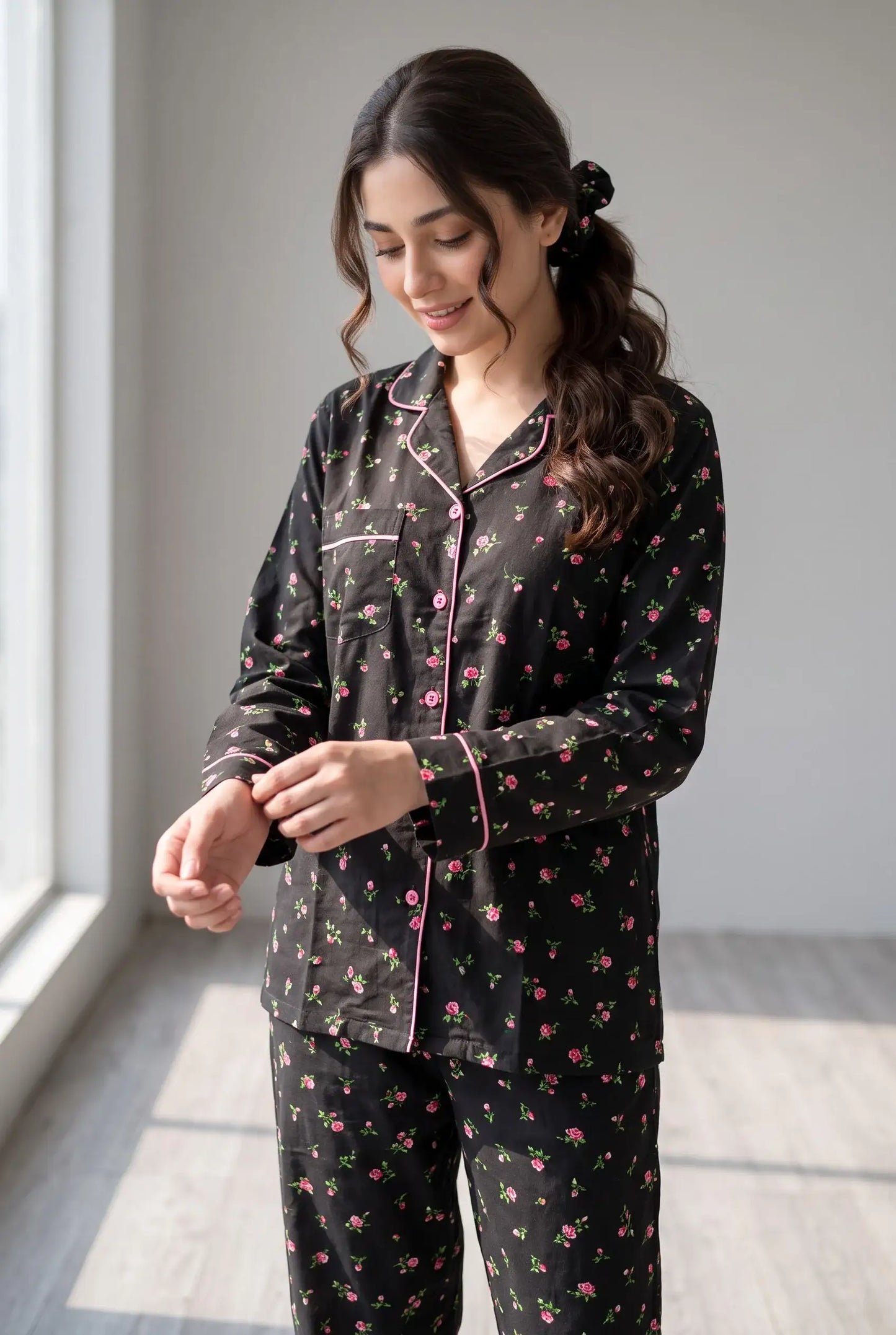 Linen Floral Lounge Set – Midnight Blossom